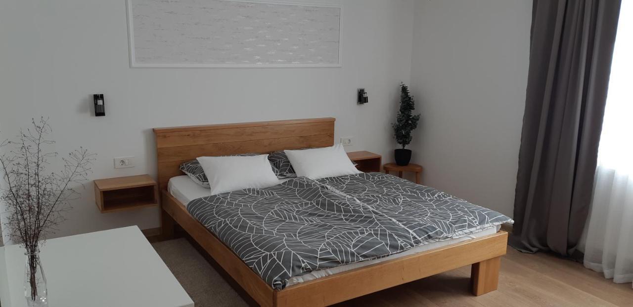 Apartments Woodnotes Licko Petrovo Selo Exterior foto