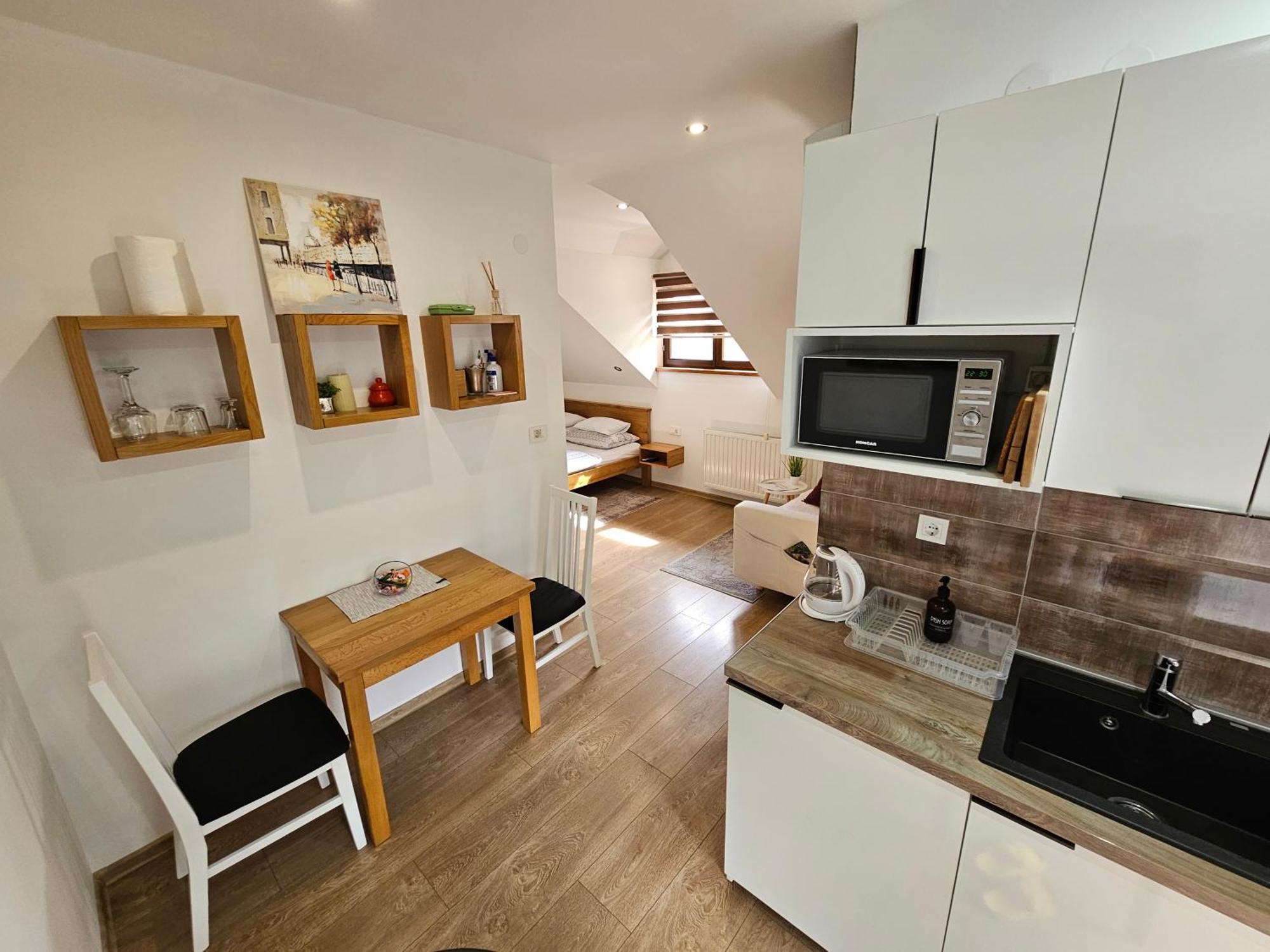 Apartments Woodnotes Licko Petrovo Selo Exterior foto