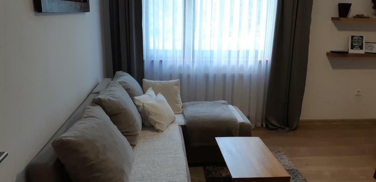 Apartments Woodnotes Licko Petrovo Selo Exterior foto