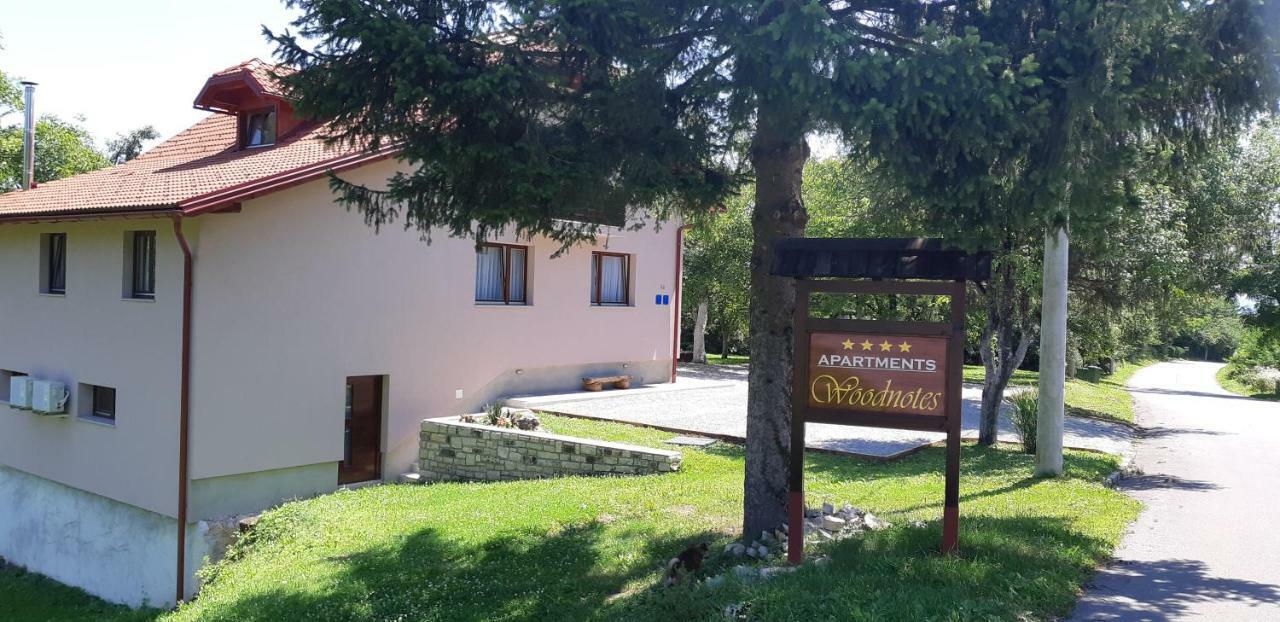 Apartments Woodnotes Licko Petrovo Selo Exterior foto